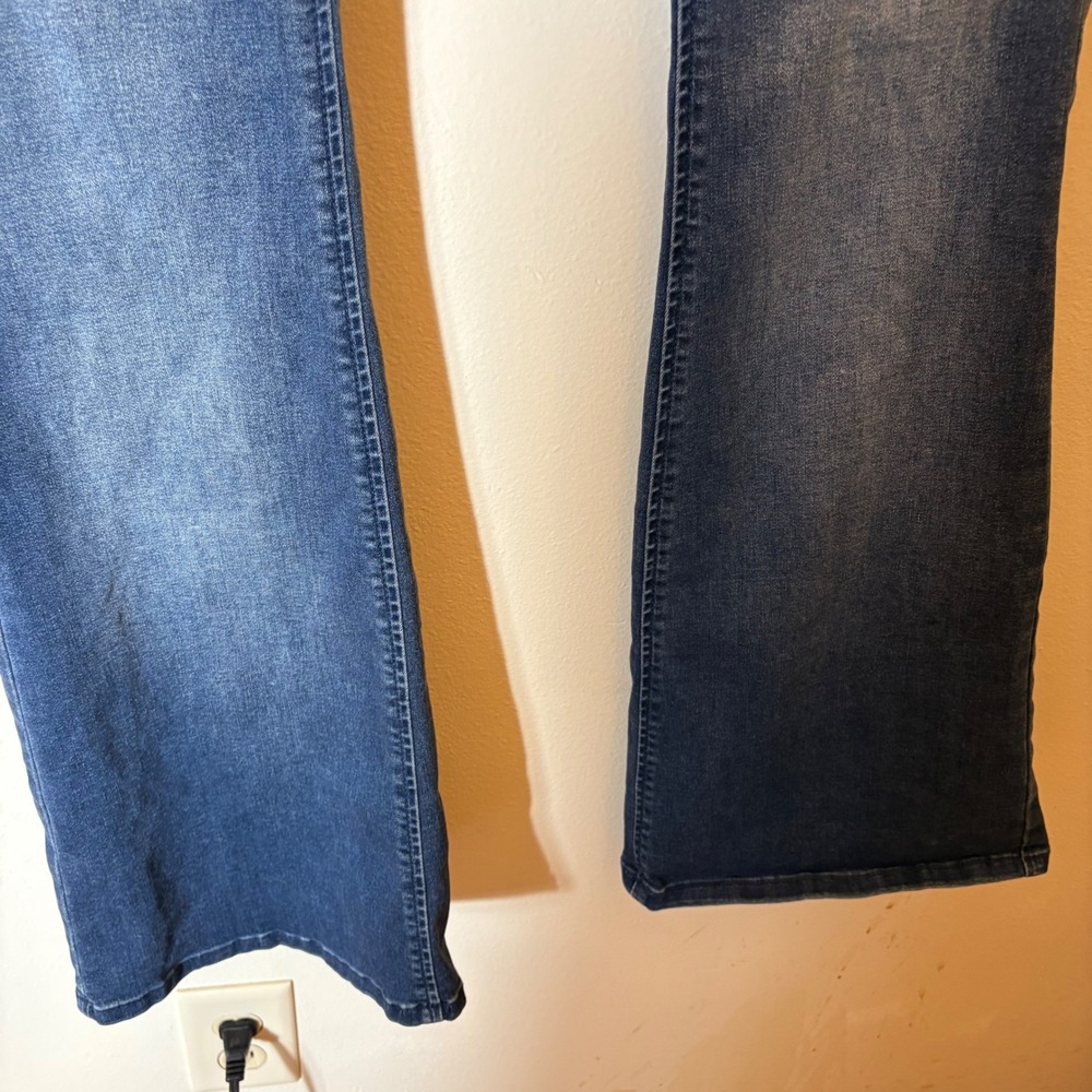 BDG Urban Outfitters Ruched Dipped V Flare Jeans Size 30 Dark Wash Blue - Picture 4 of 9